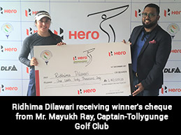 Ridhima Dilawari receiving winner's cheque from Mr. Mayukh Ray, Captain-Tollygunge Golf Club