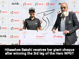 Hitaashee Bakshi receives her giant cheque after winning the 3rd leg of the Hero WPGT